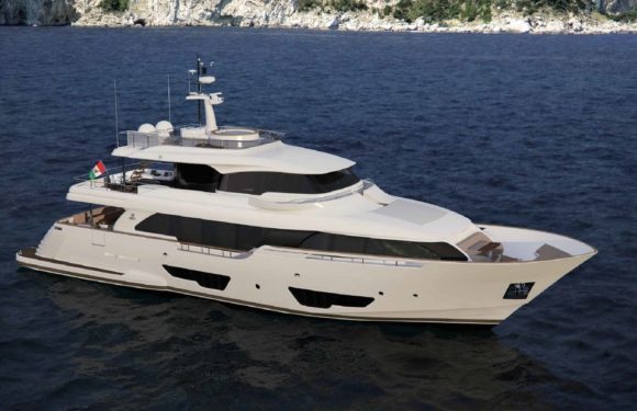 NAVETTA 28 Ferretti Custom Line